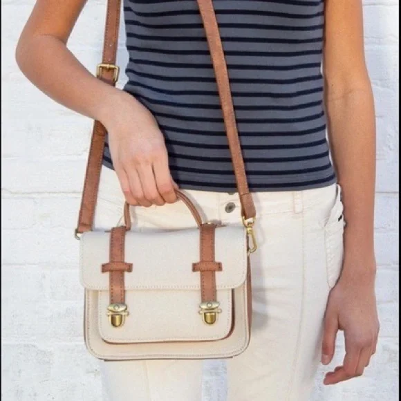 Brandy Melville ivory faux leather messenger purse - Picture 2 of 2